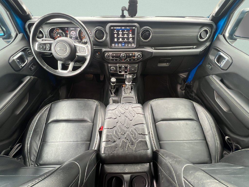Used 2022 Jeep Wrangler Unlimited Sahara w/ LED Lighting Group AWD/4WD image 11
