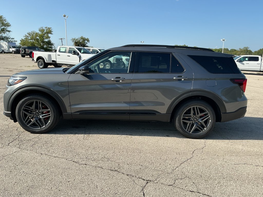 New 2027 Ford Explorer ST AWD/4WD image 2