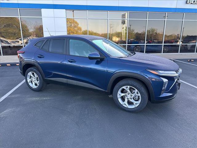 Used 2024 Chevrolet Trax LS w/ LS Convenience Package image 5