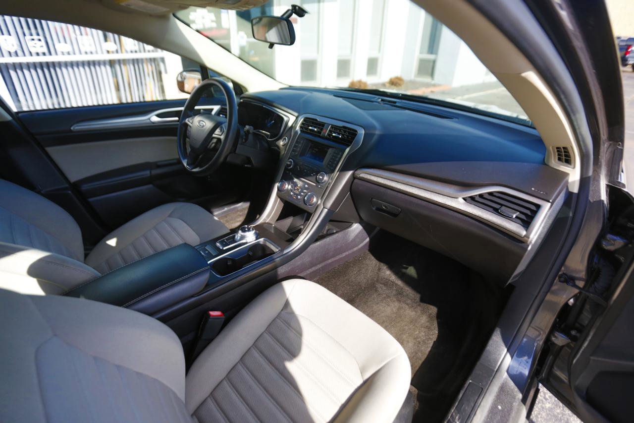 Used 2018 Ford Fusion S image 18