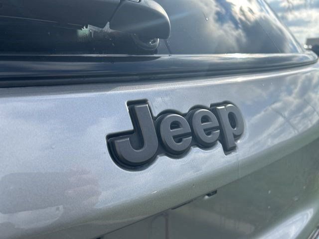Used 2023 Jeep Compass Trailhawk image 43