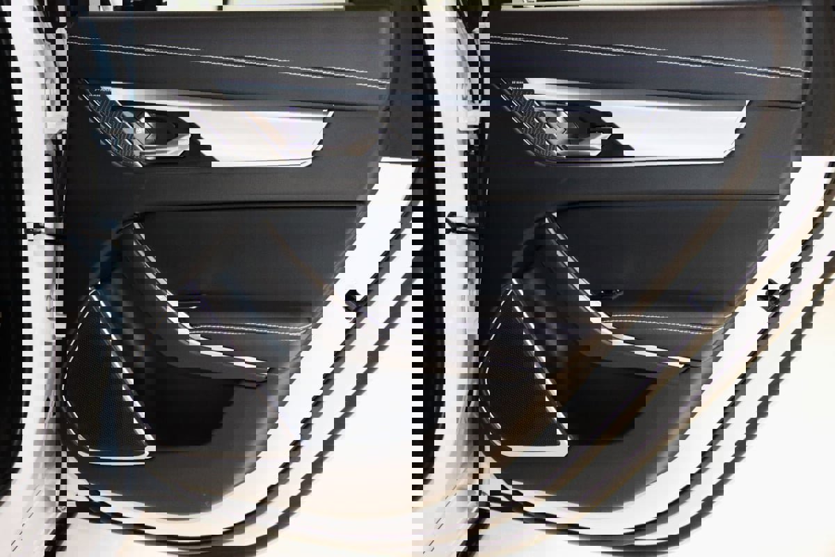 Used 2021 Jaguar XF R-Dynamic SE image 63