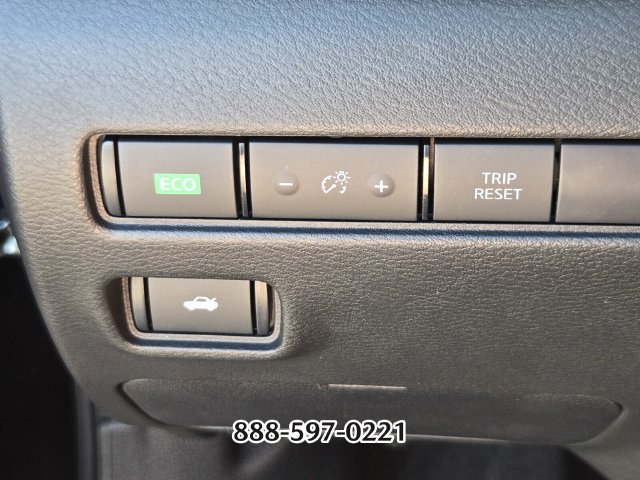 Used 2024 Nissan Sentra SV FWD image 31
