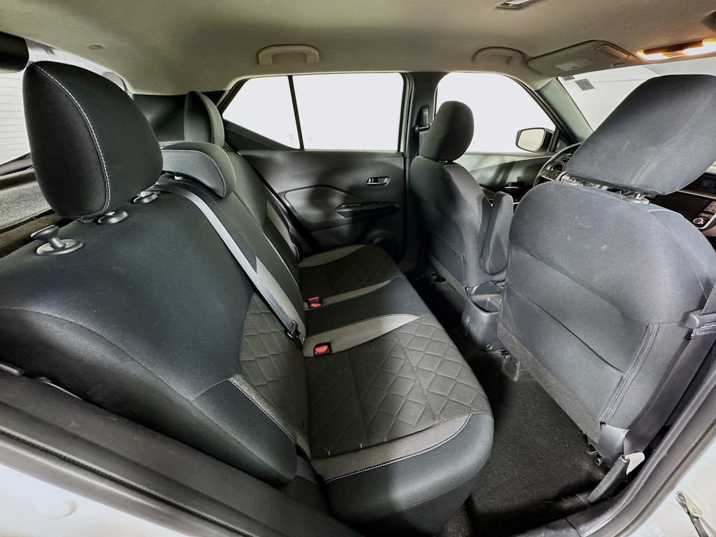 Used 2018 Nissan Kicks SV FWD image 24