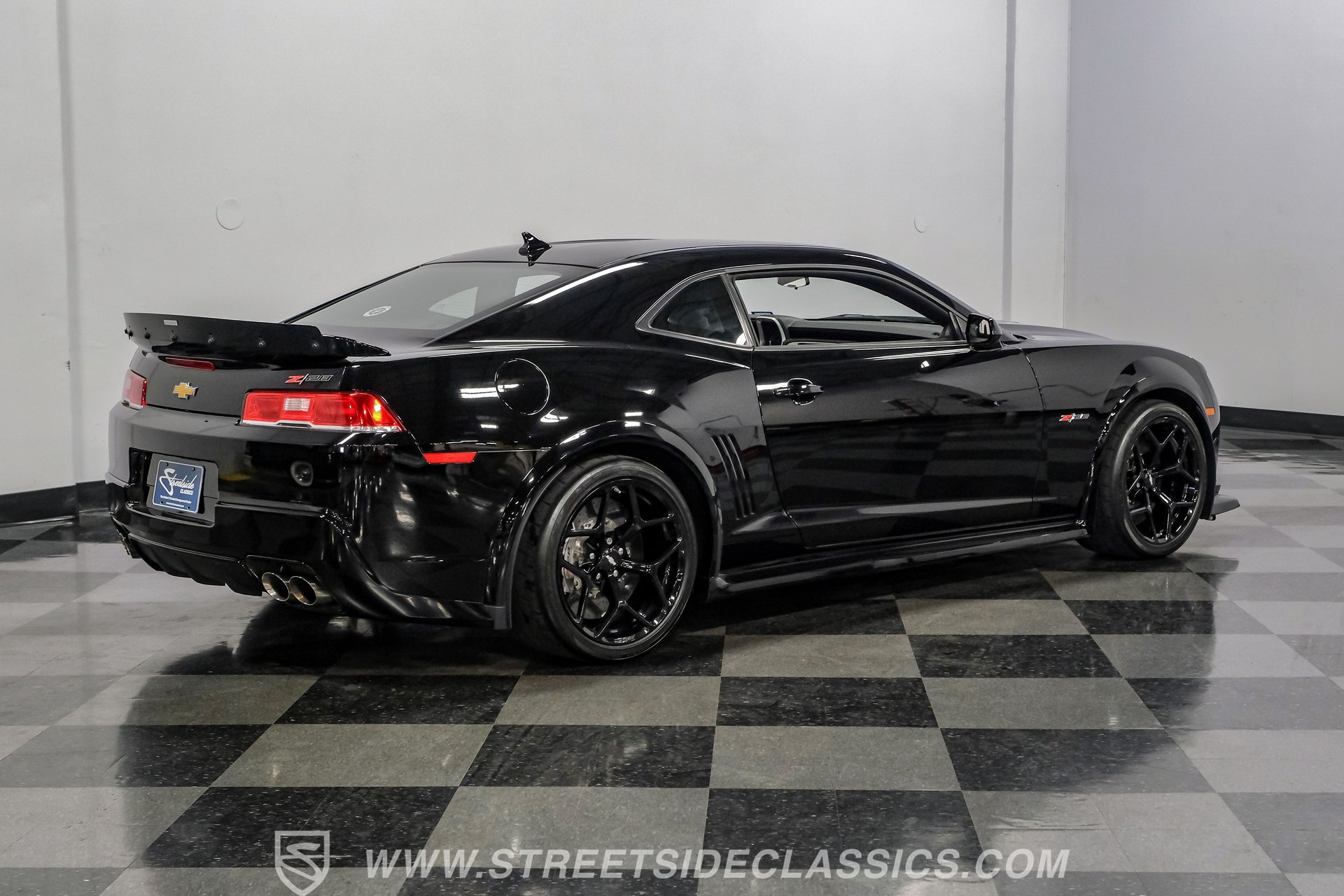 Used 2015 Chevrolet Camaro Z/28 RWD image 13