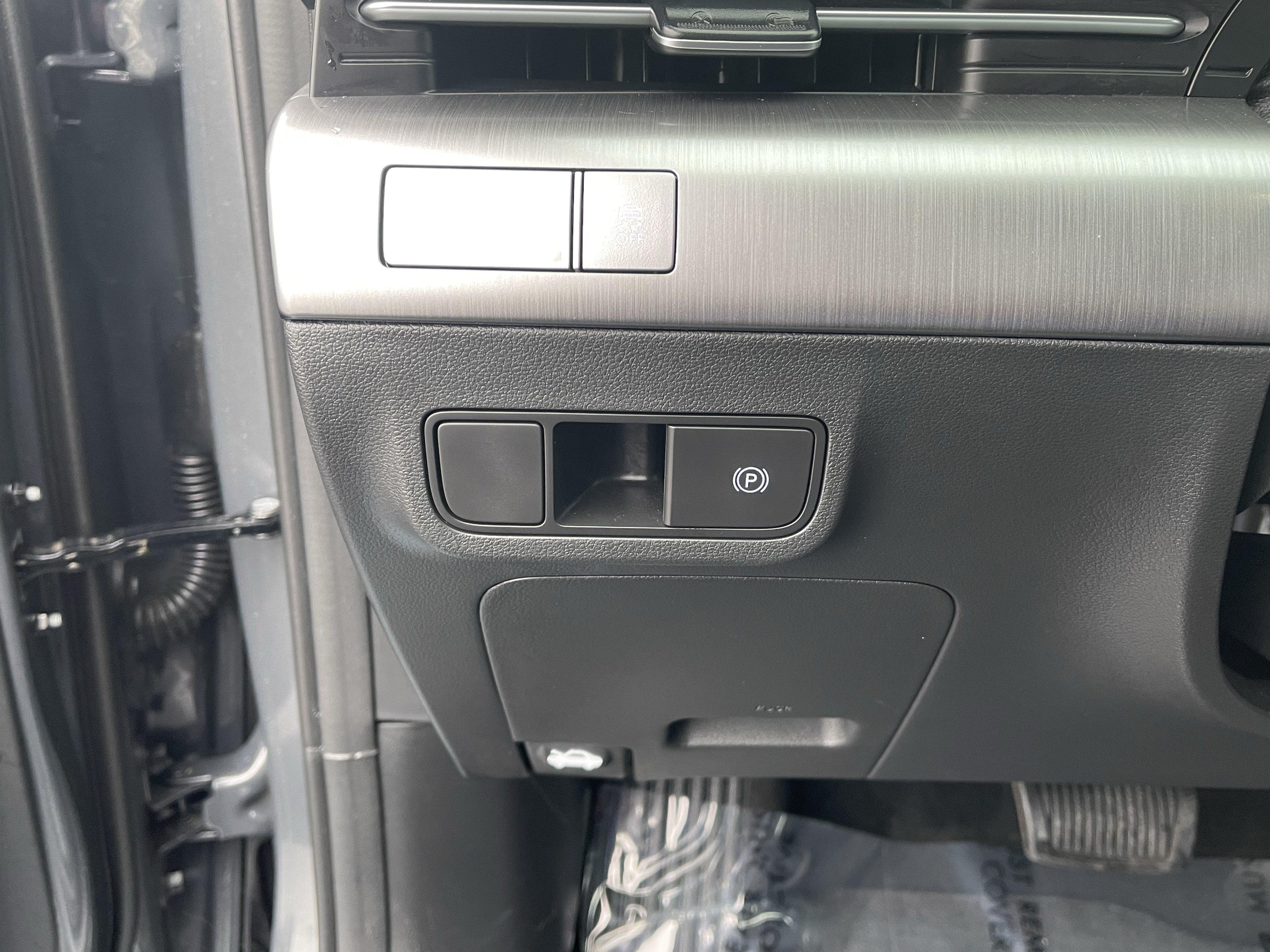 Certified 2025 Hyundai Kona SEL FWD image 24