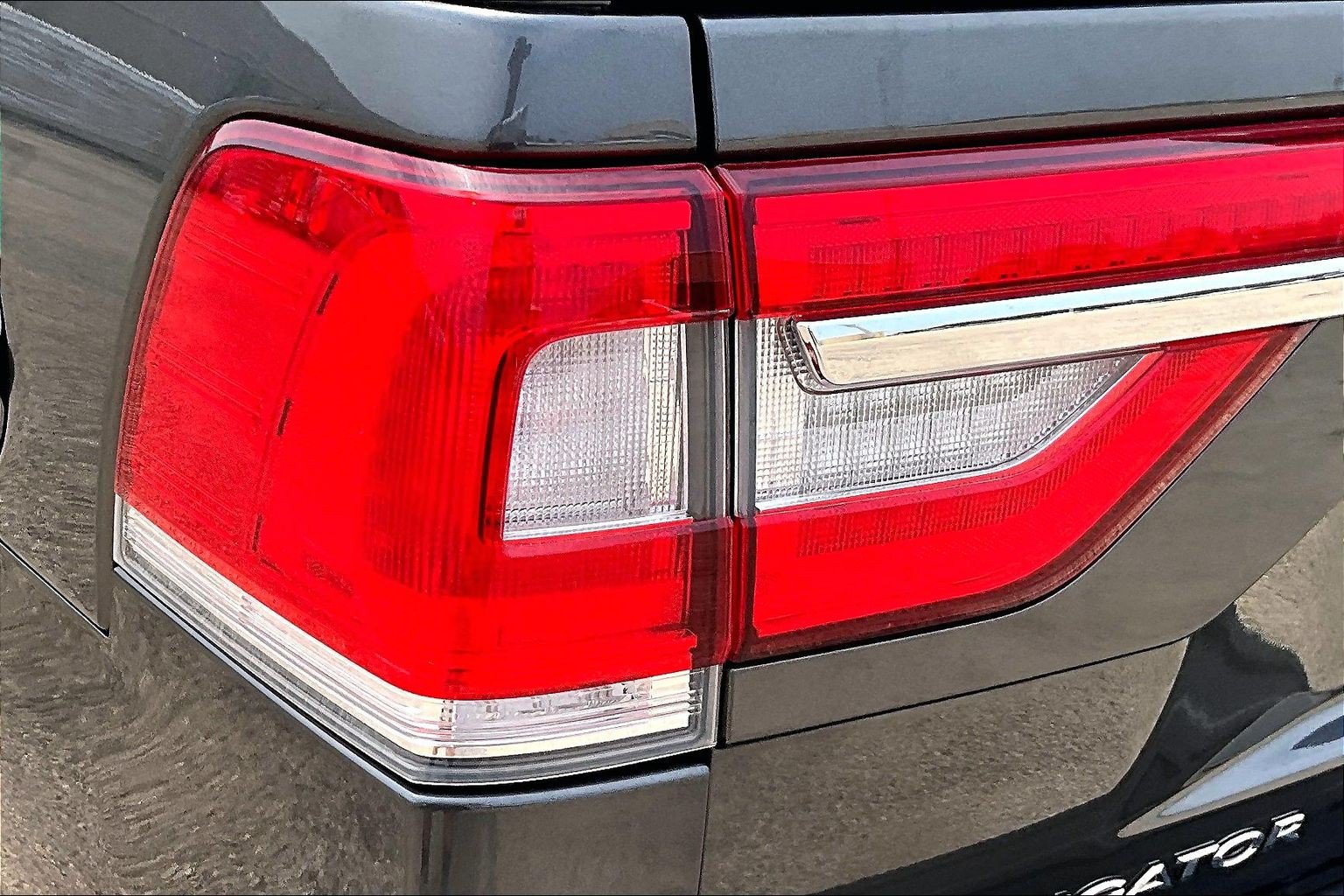 Used 2015 Lincoln Navigator 4WD w/ Equipment Group 101A Reserve image 29
