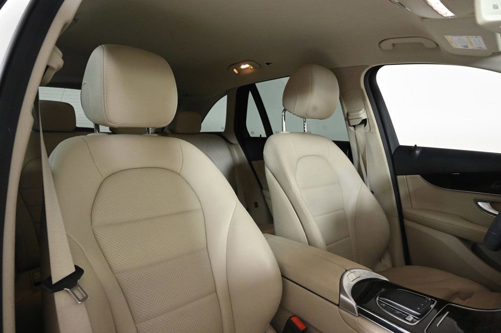 Used 2020 Mercedes-Benz GLC 300 image 16