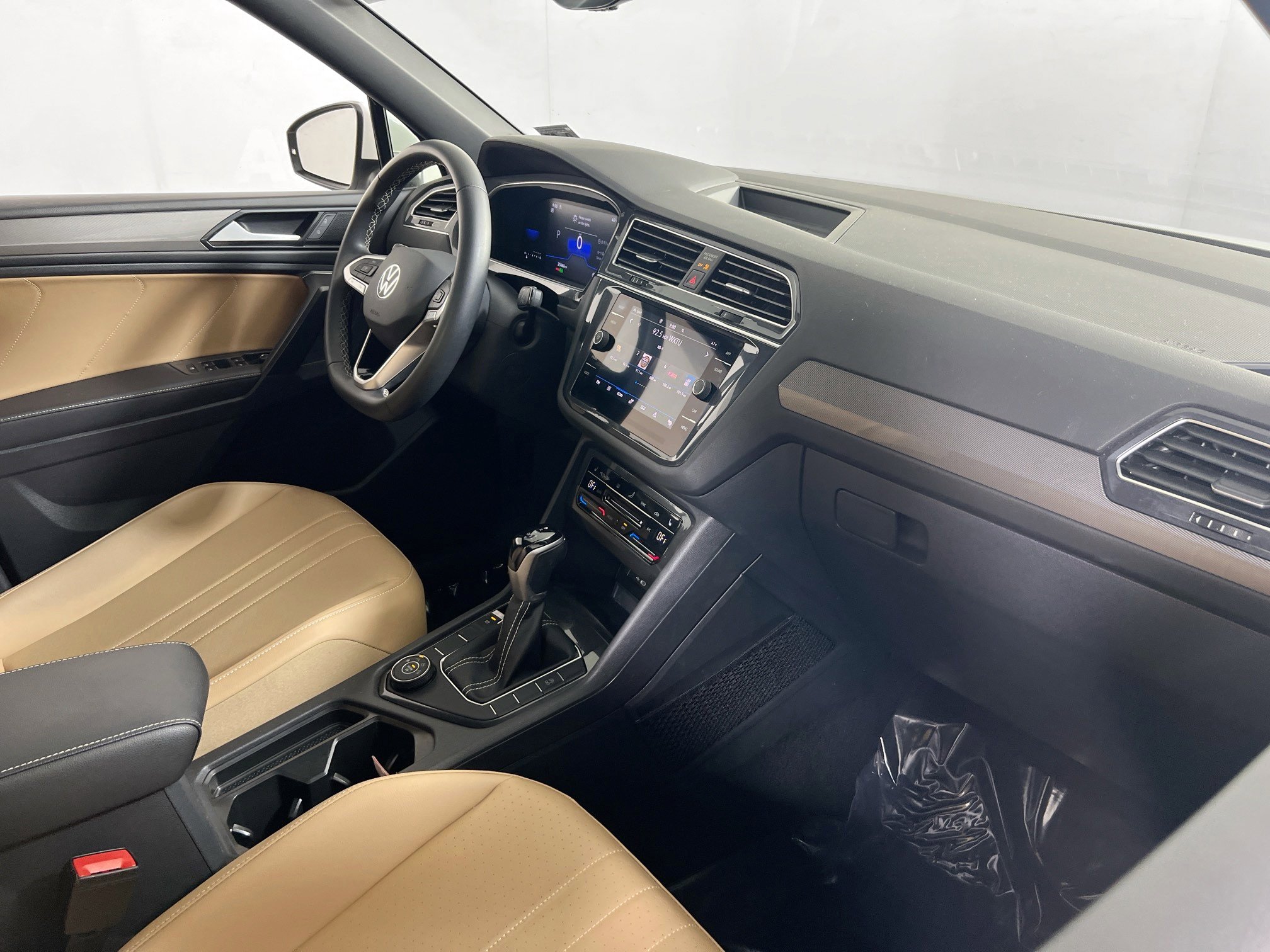 Used 2022 Volkswagen Tiguan SE AWD/4WD image 27