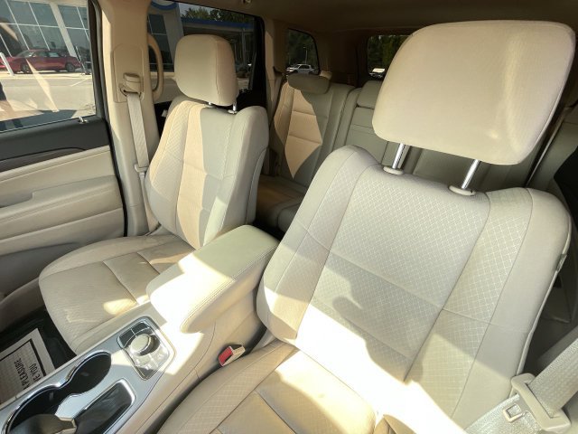 Used 2021 Jeep Grand Cherokee Laredo AWD/4WD image 15