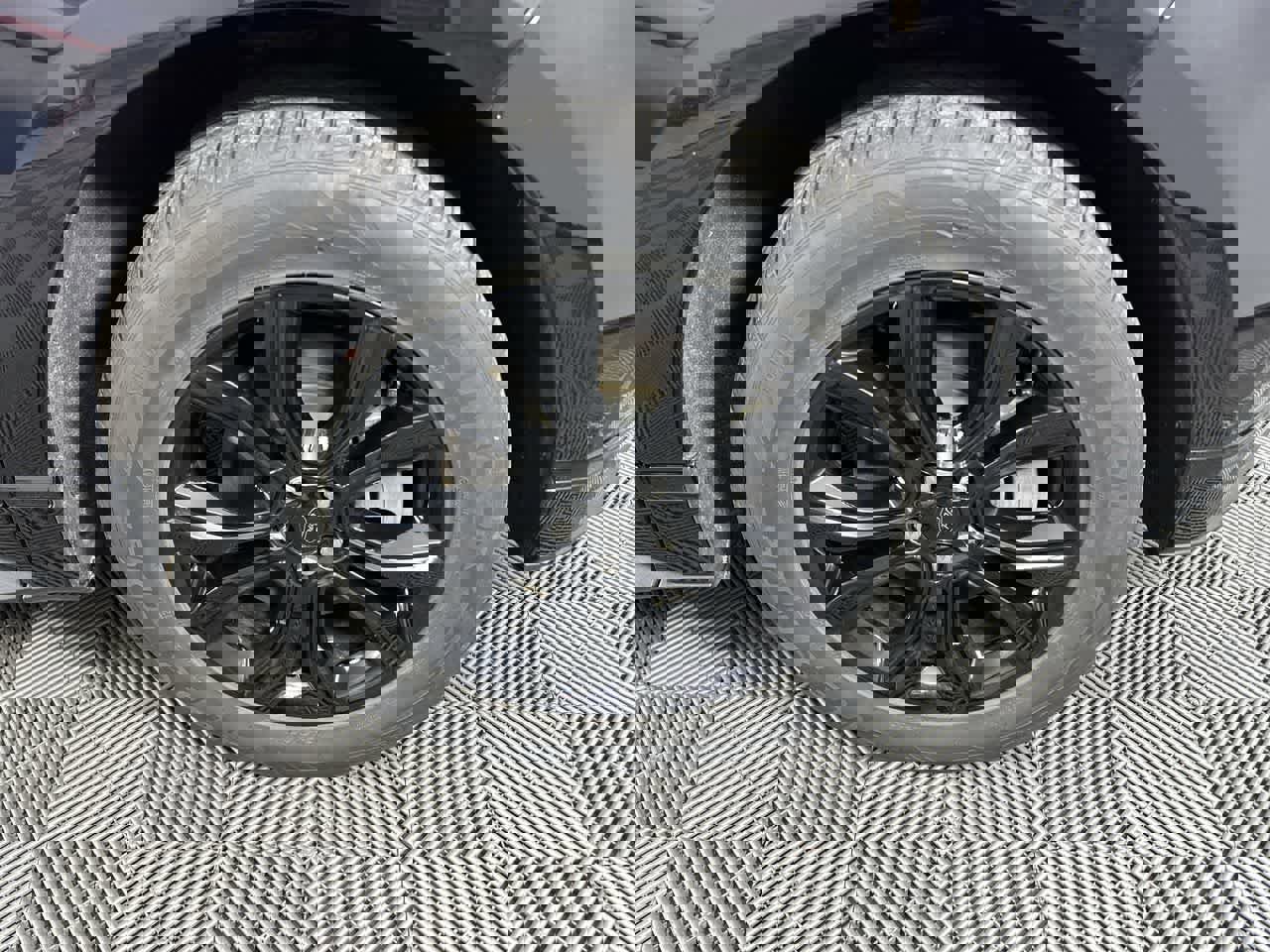 Used 2022 Ford Edge SE w/ Black Appearance Package image 10