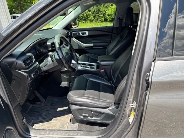 Used 2021 Ford Explorer XLT w/ Equipment Group 202A RWD image 15