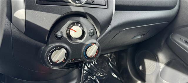 Used 2014 Nissan Versa SV image 14