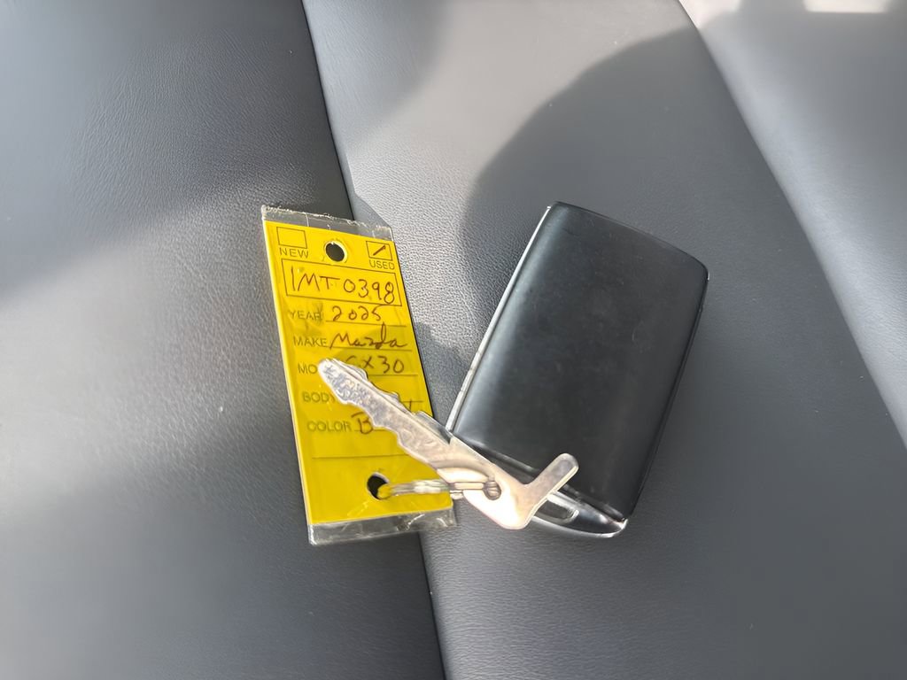 Used 2025 MAZDA CX-30 AWD 2.5 S w/ Preferred Package image 36