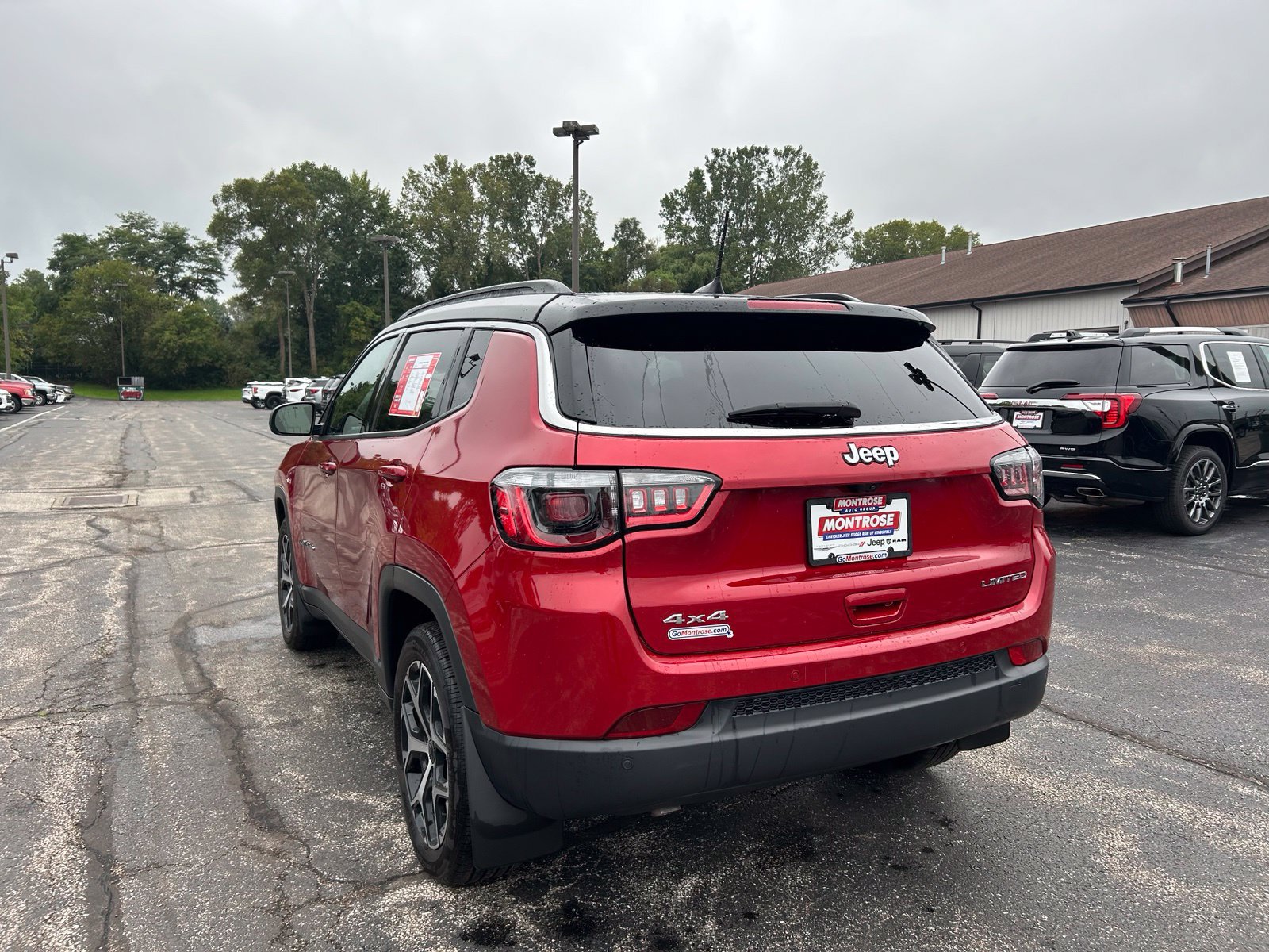 Used 2025 Jeep Compass Limited AWD/4WD image 4