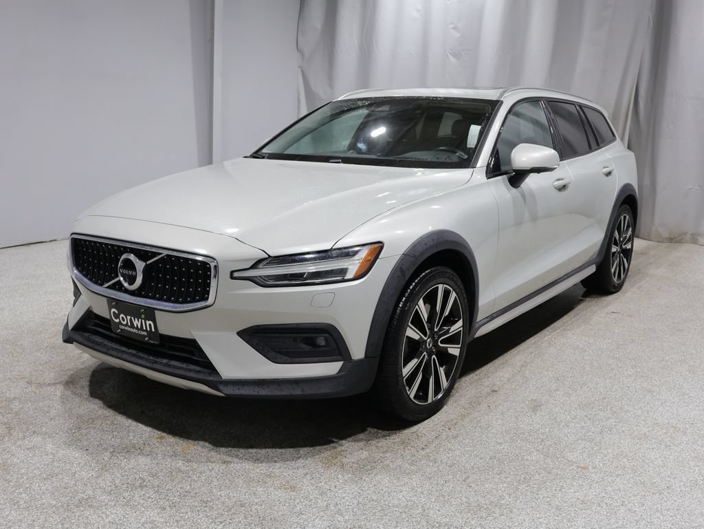 Used 2020 Volvo V60 T5 Cross Country AWD/4WD image 6