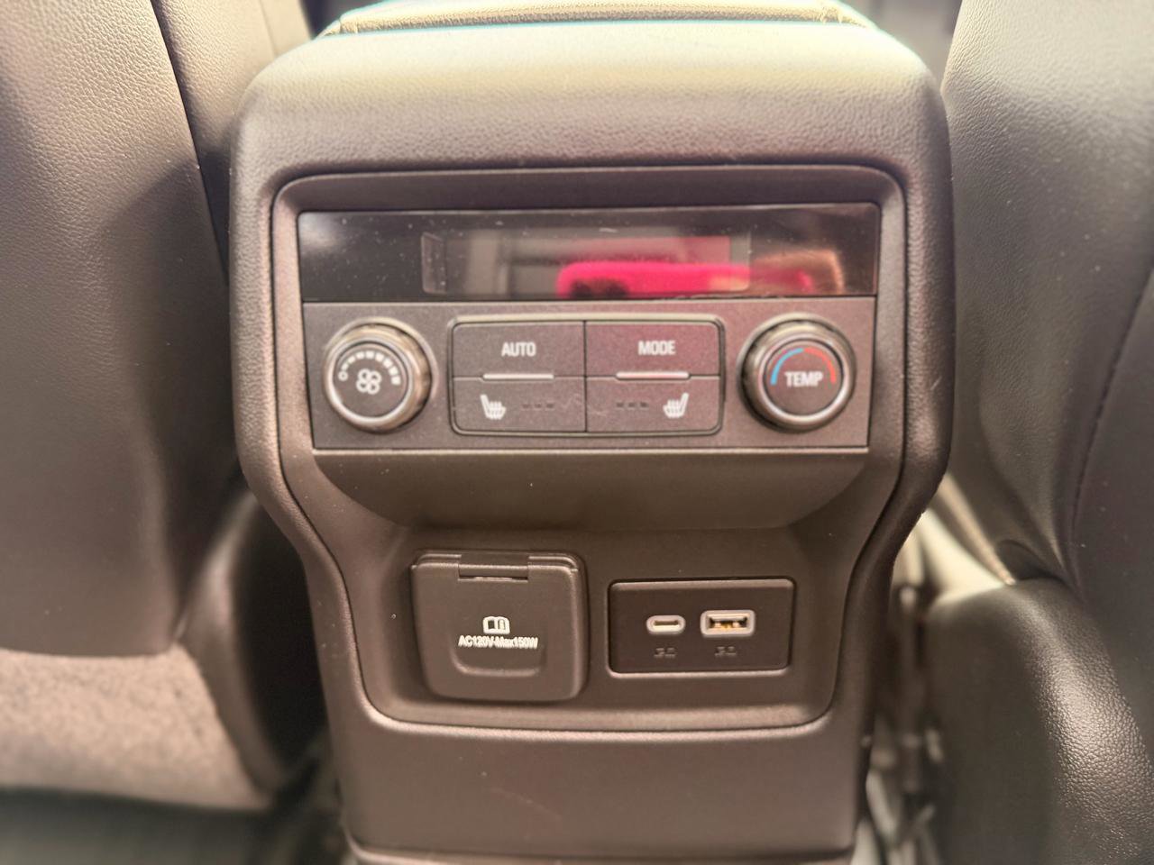 Used 2021 GMC Acadia Denali w/ GMC Pro Grade Package image 29