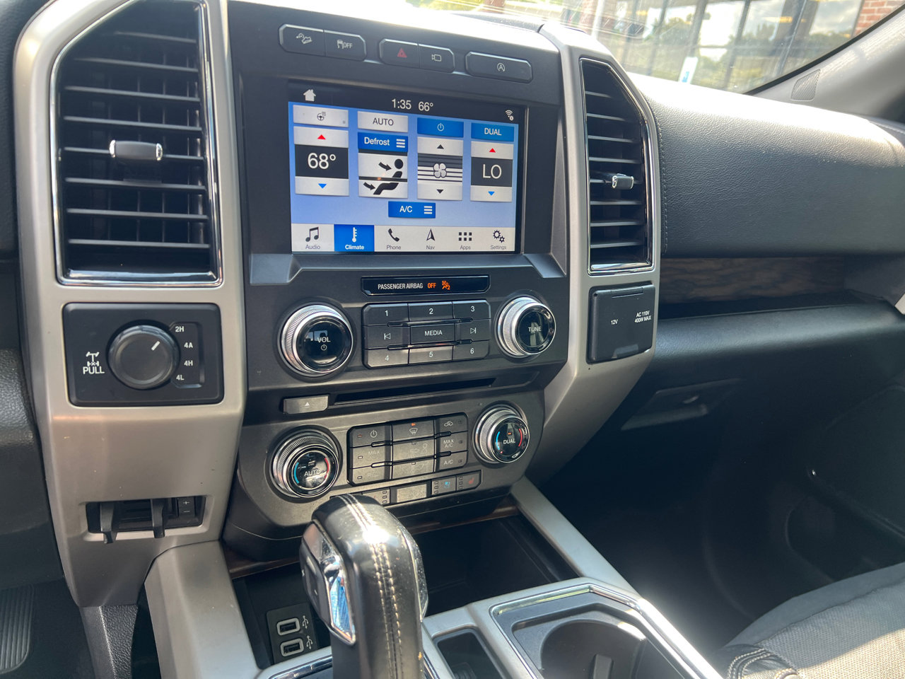 Used 2018 Ford F150 Lariat w/ Equipment Group 502A Luxury image 12