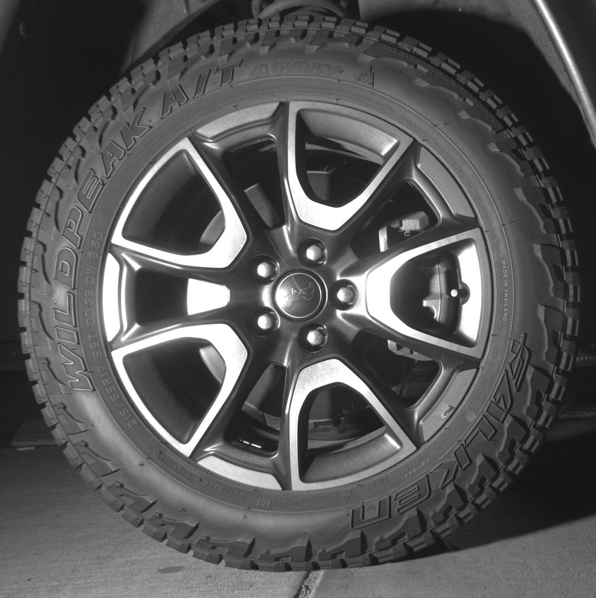 Used 2025 Jeep Compass Trailhawk AWD/4WD image 13