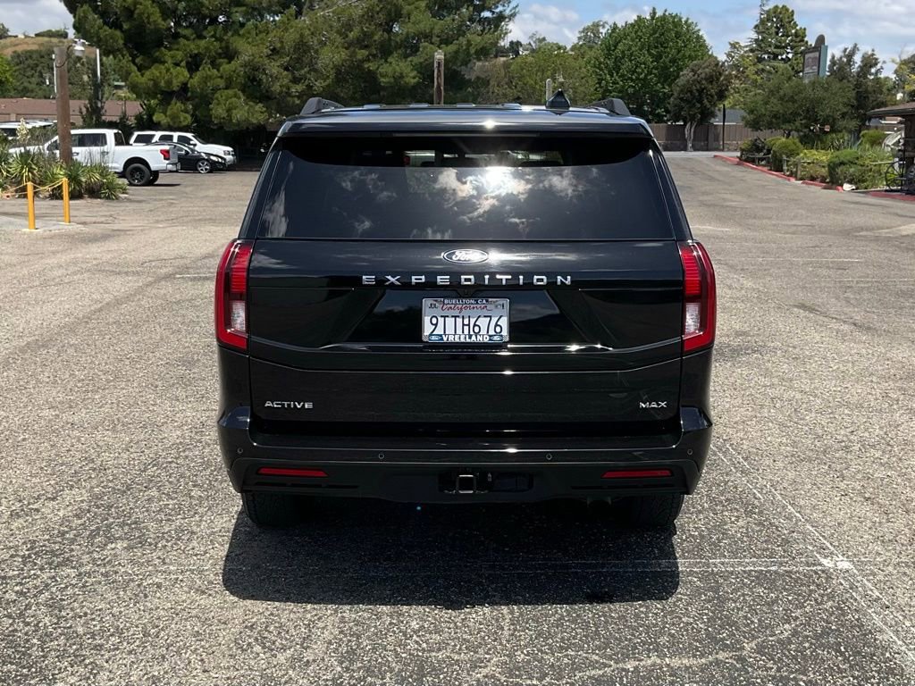 Used 2025 Ford Expedition Max Active AWD/4WD image 5