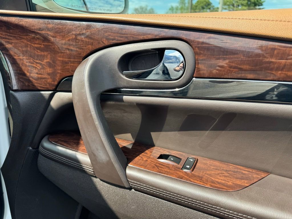 Used 2014 Buick Enclave Leather image 17