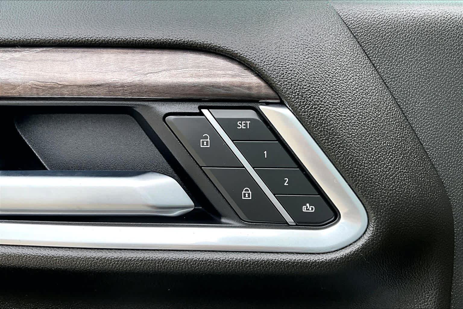 Used 2026 Chevrolet Silverado 3500 LTZ w/ LTZ Texas Edition AWD/4WD image 34