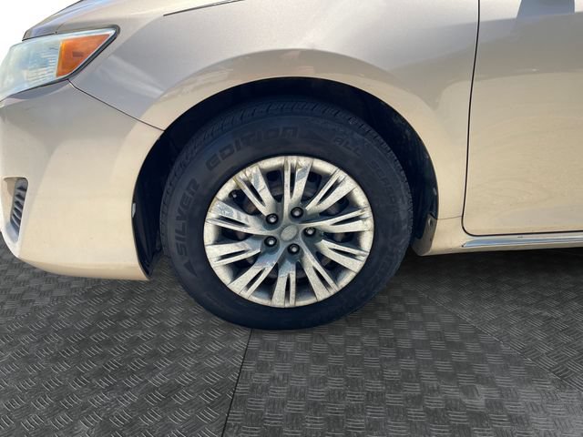 Used 2012 Toyota Camry LE FWD image 14