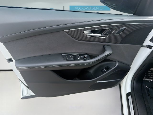 Used 2024 Audi SQ8 Prestige AWD/4WD image 22