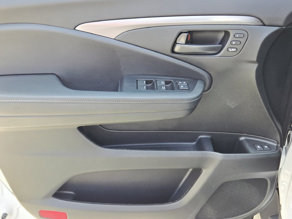 Certified 2024 Honda Passport EX-L image 16