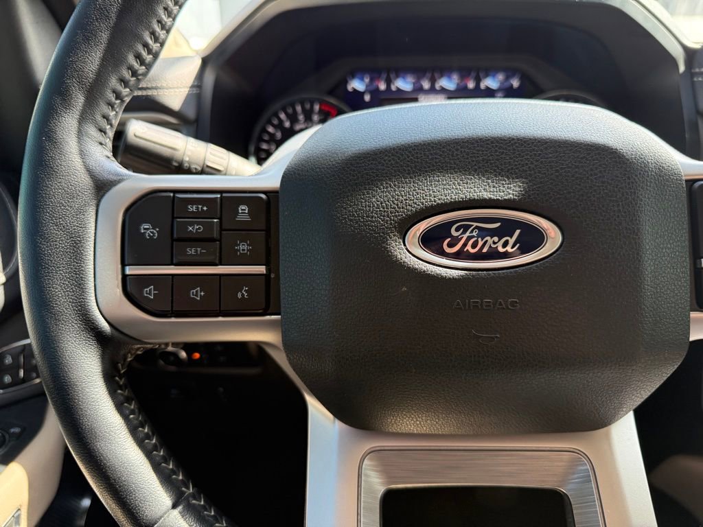 Used 2023 Ford Expedition XLT image 12