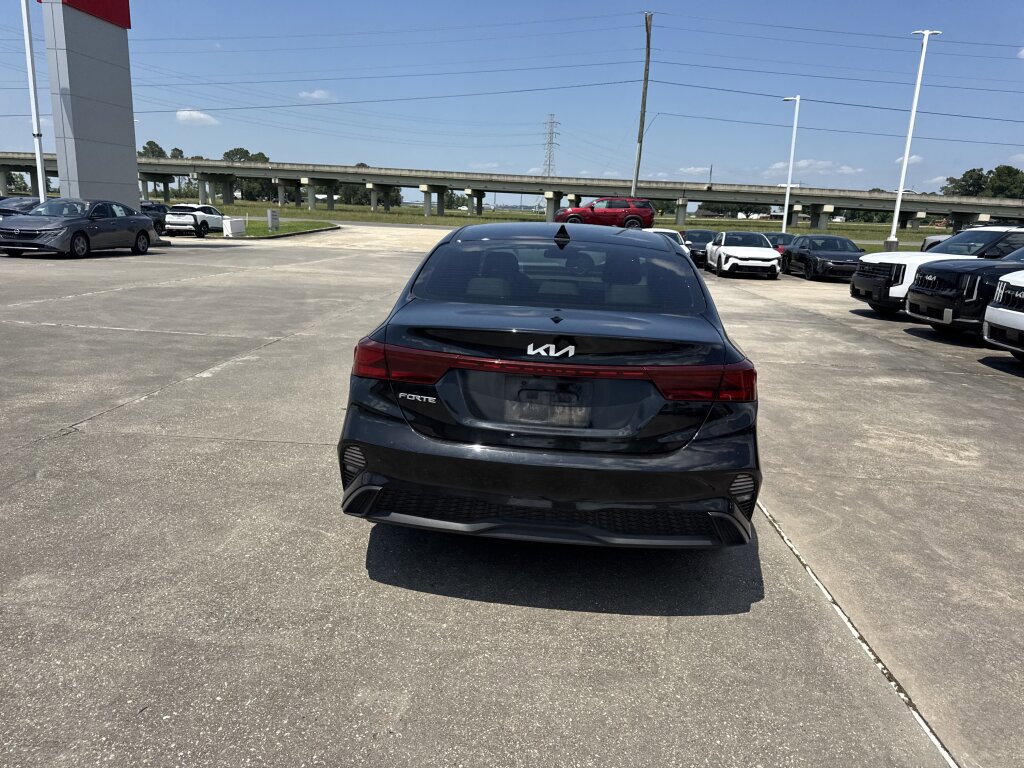 Certified 2023 Kia Forte LXS FWD image 17