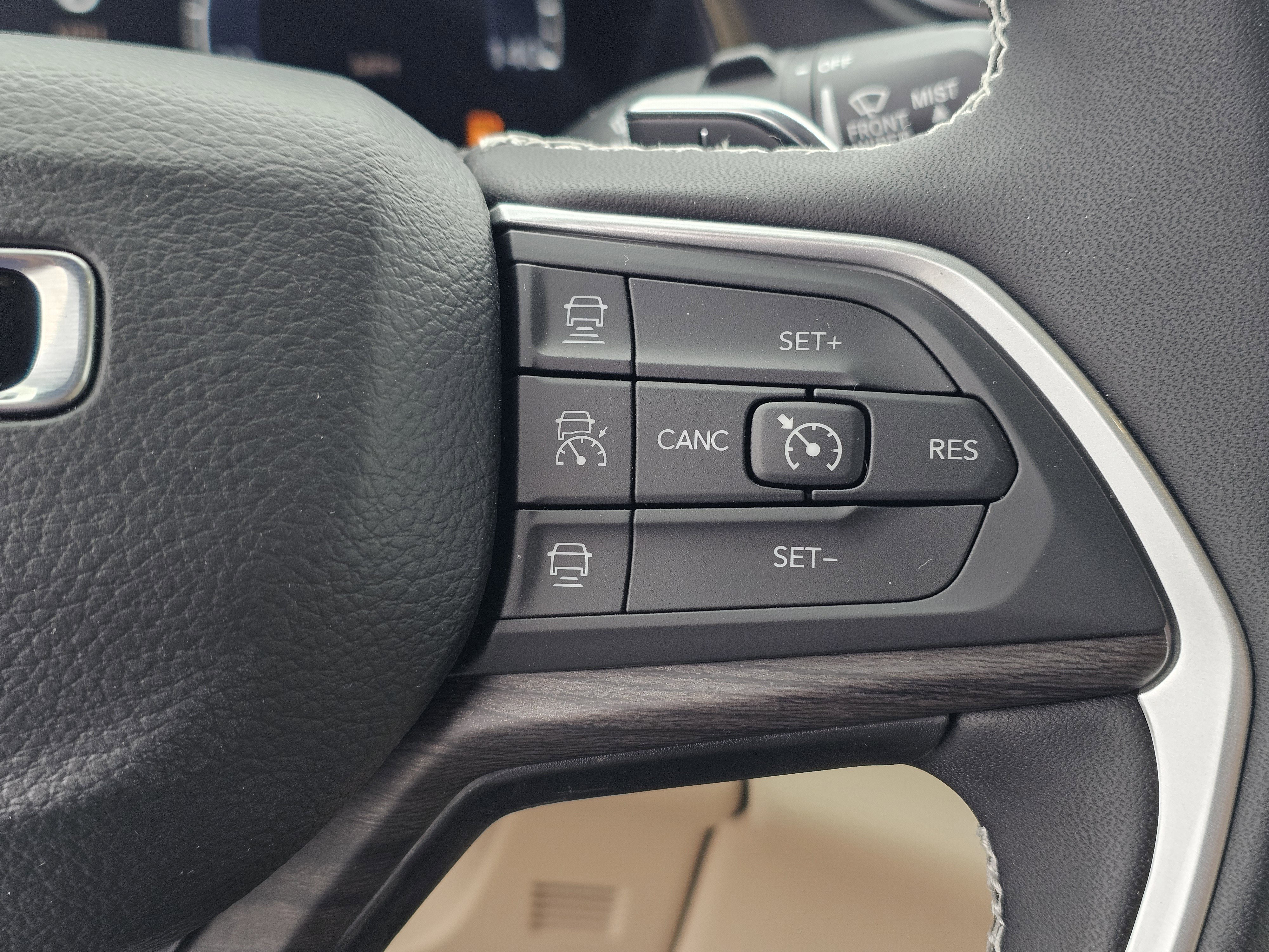 New 2025 Jeep Grand Cherokee Limited w/ Luxury Tech Group II image 21