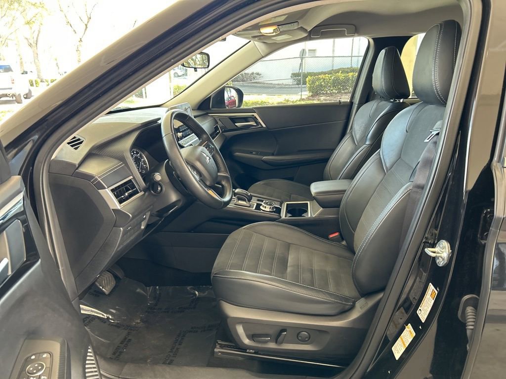 Used 2024 Mitsubishi Outlander SE image 5