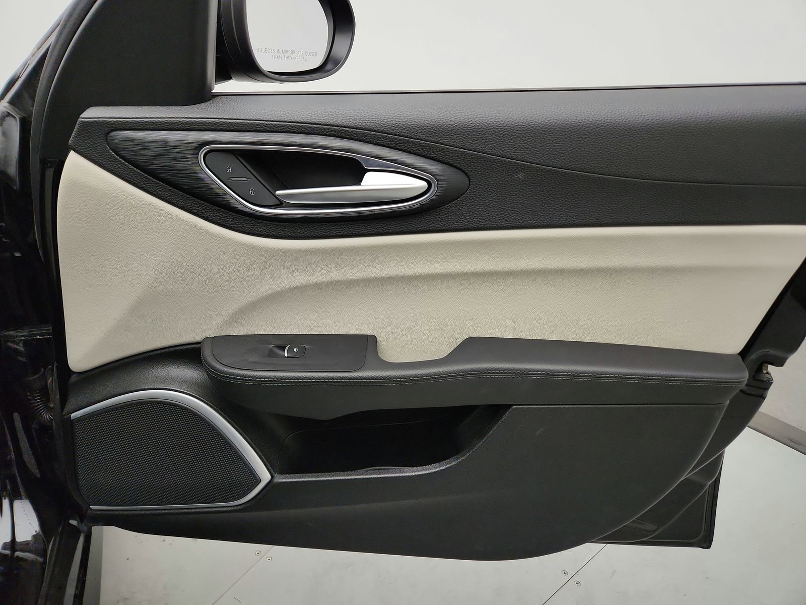 Used 2020 Alfa Romeo Giulia Base w/ Quick Order Package 22J Sport image 22