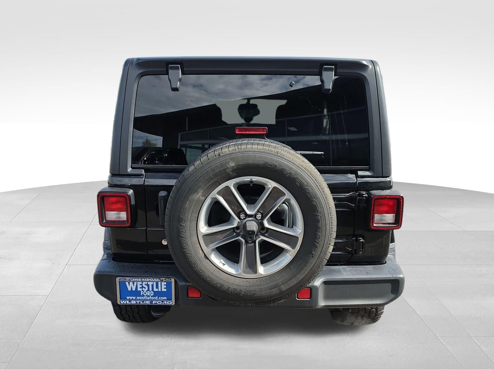 Used 2020 Jeep Wrangler Unlimited Sahara w/ Uconnect 4C Nav & Sound Group image 5