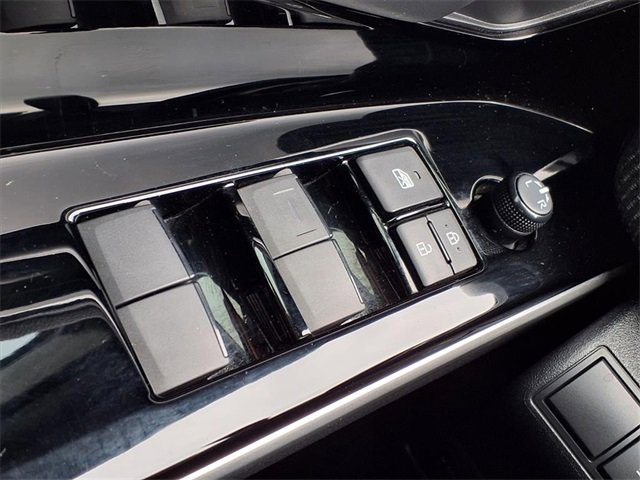 Certified 2023 Subaru Solterra AWD image 19