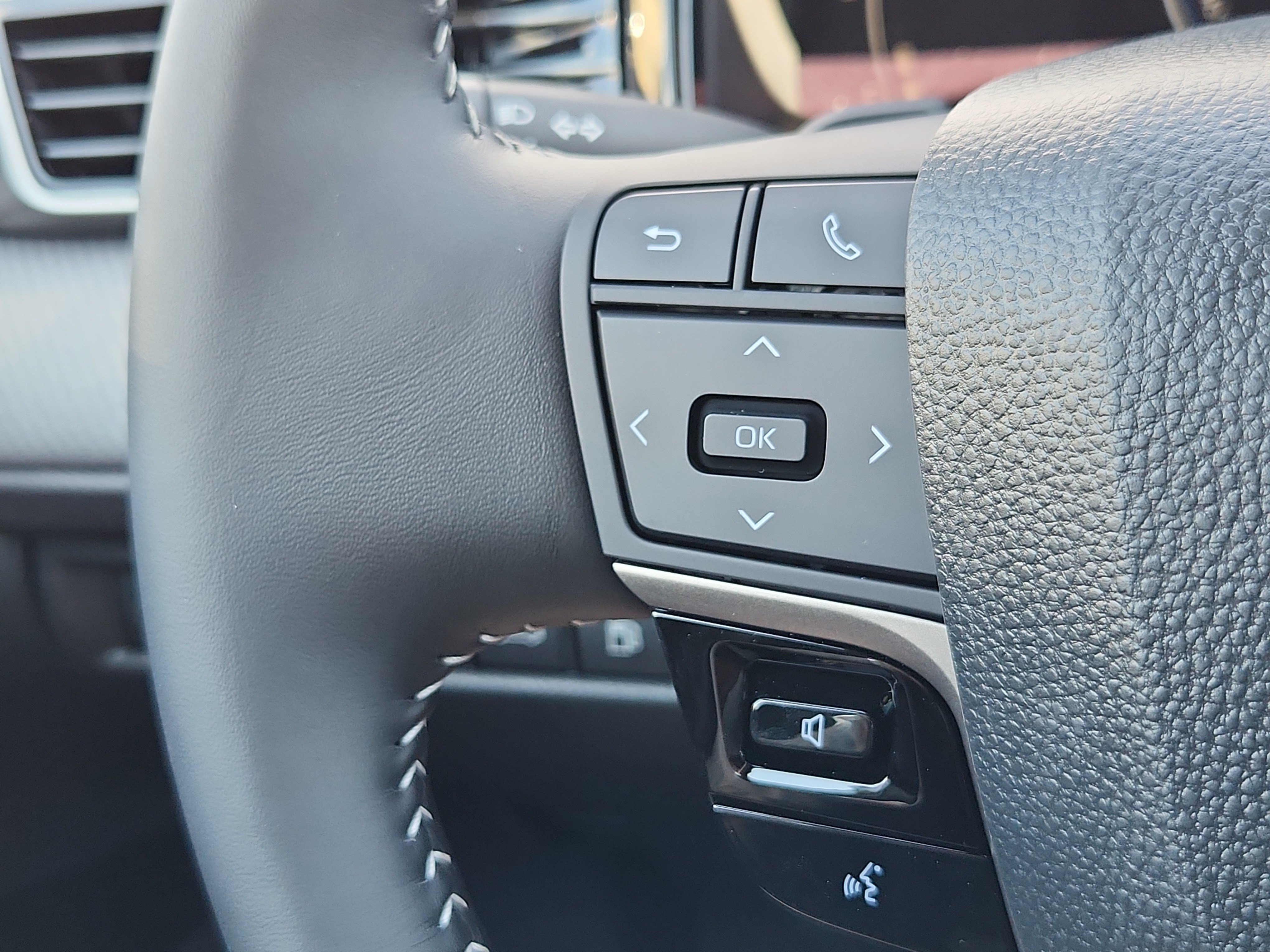 New 2026 Toyota Camry SE w/ Multimedia Upgrade Package FWD image 19