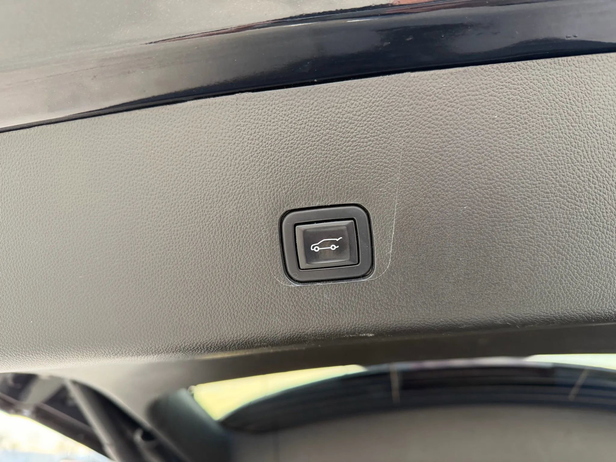 Used 2022 Chevrolet Traverse LT image 42