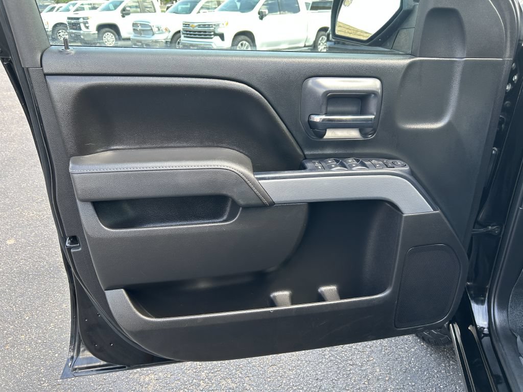 Used 2017 Chevrolet Silverado 1500 LT w/ All Star Edition AWD/4WD image 8