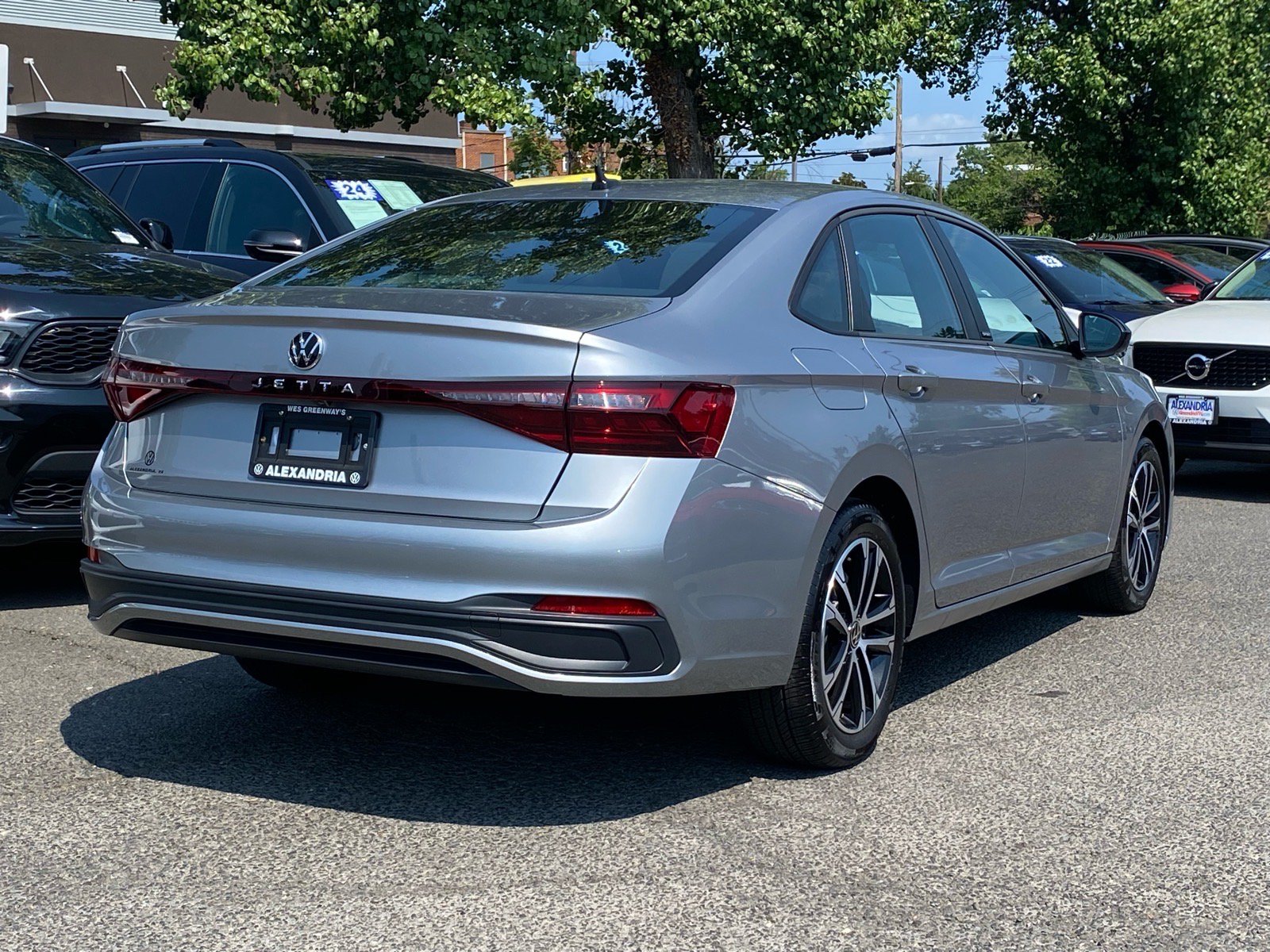 Certified 2025 Volkswagen Jetta Sport FWD image 3