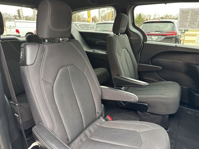 Used 2019 Chrysler Pacifica Touring Plus w/ S Appearance Package image 16