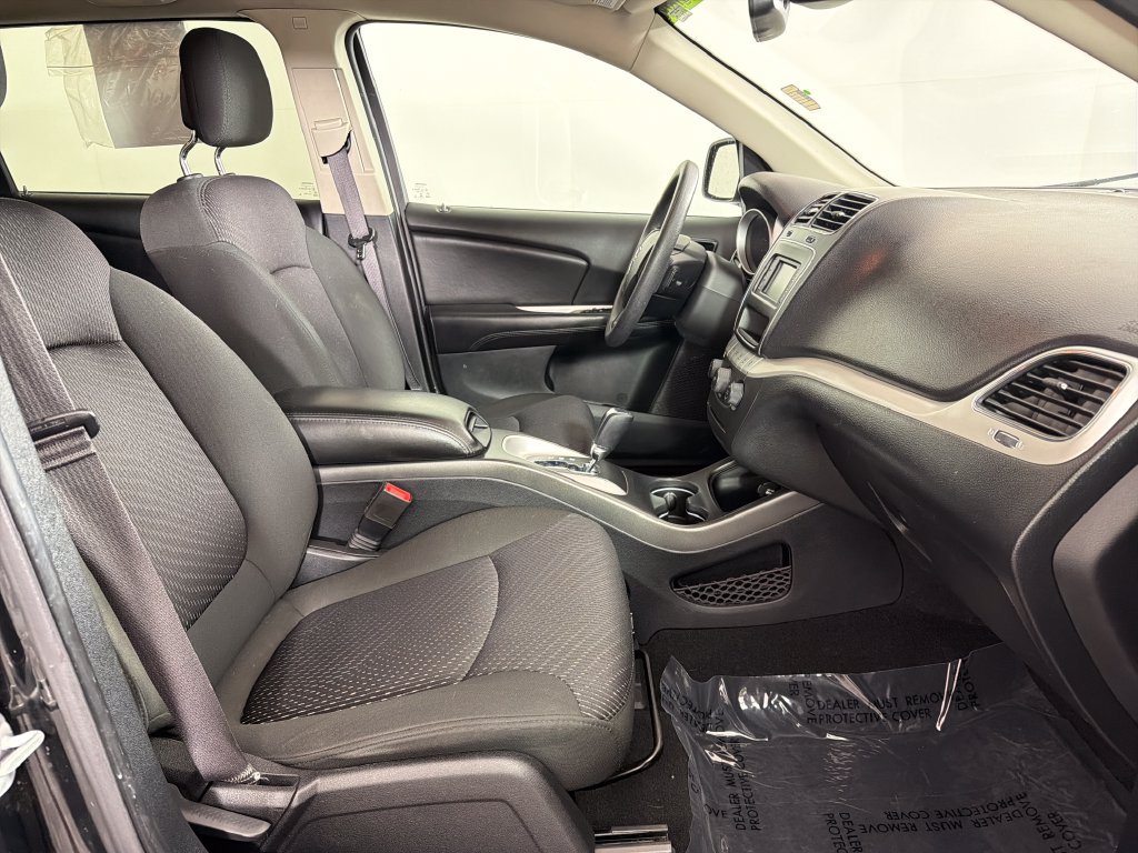 Used 2019 Dodge Journey SE FWD image 19