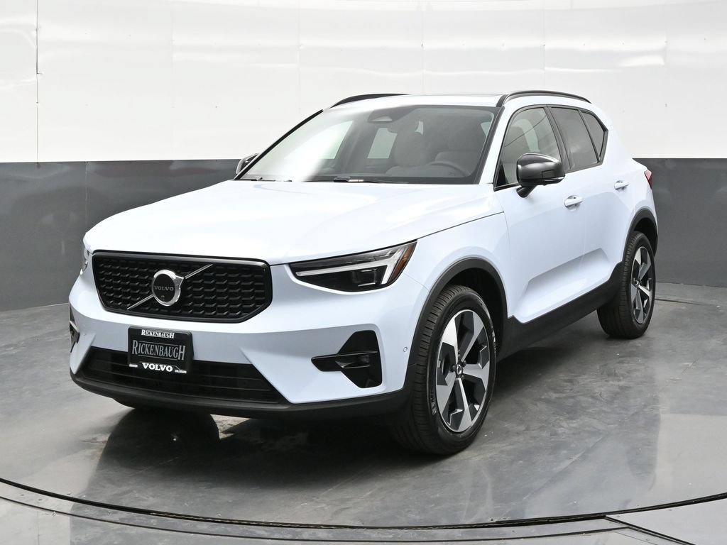 New 2026 Volvo XC40 B5 Plus w/ Protection Package Premier AWD/4WD image 2