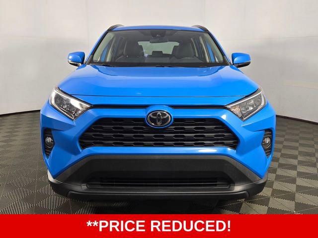 Used 2020 Toyota RAV4 XLE w/ Convenience Package image 2