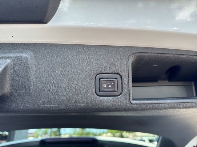 Used 2022 GMC Terrain SLE w/ Driver Convenience Package image 23