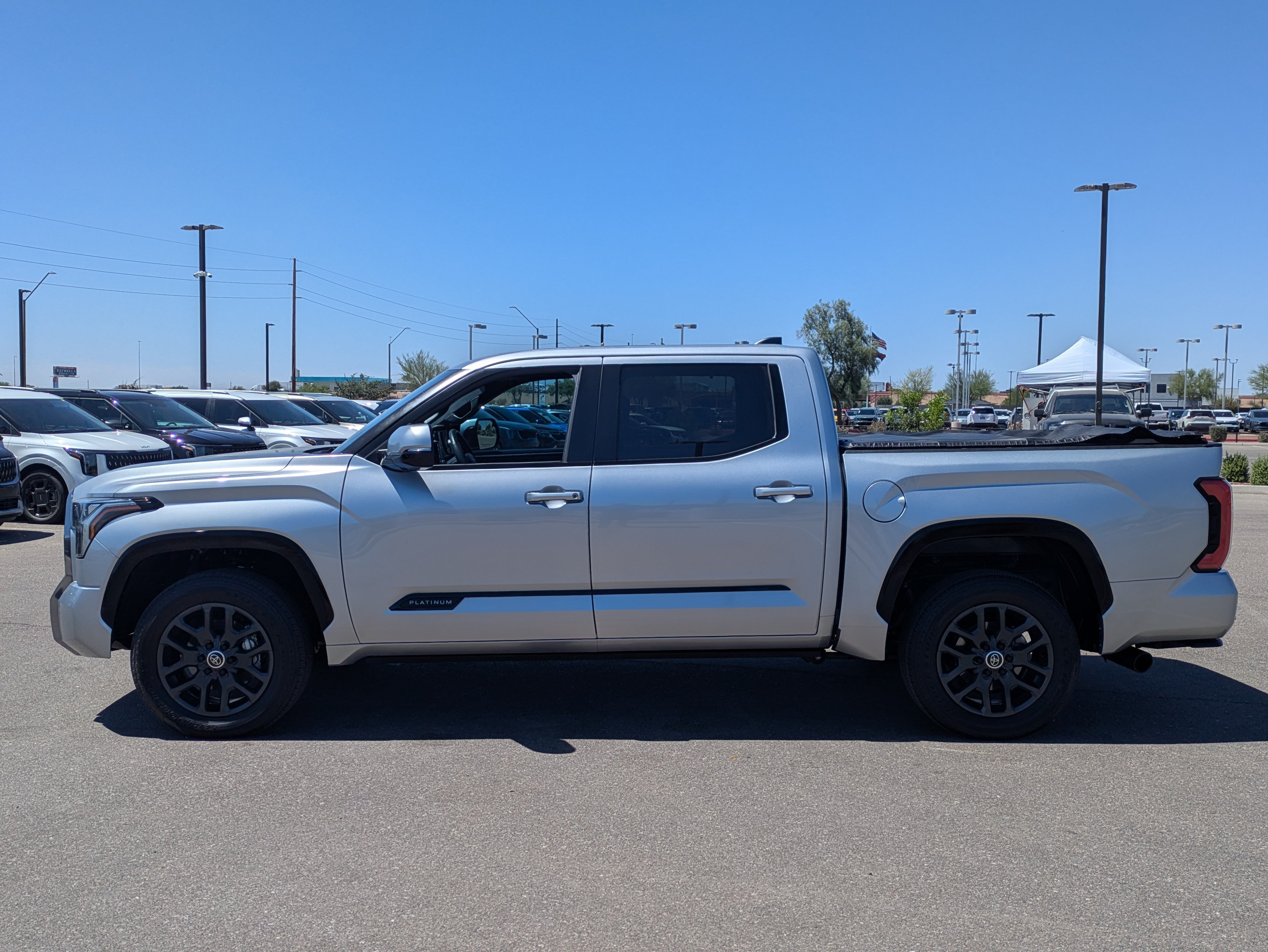 Used 2024 Toyota Tundra Platinum AWD/4WD image 2