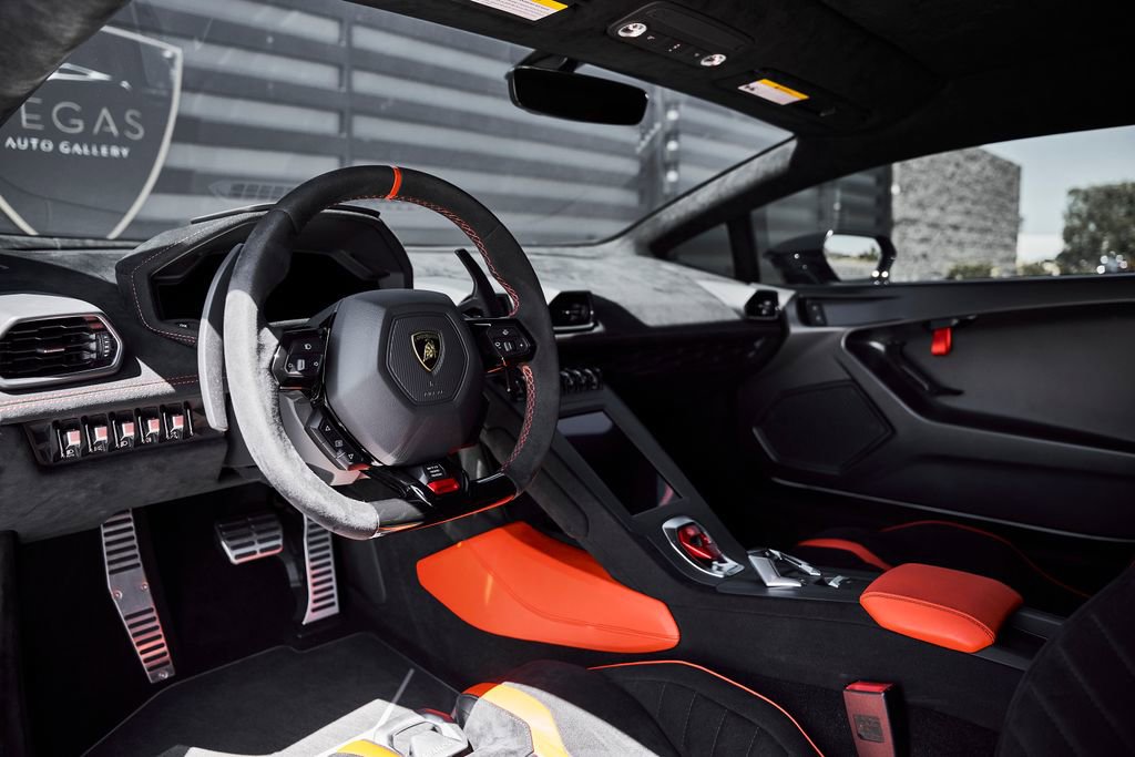 Used 2024 Lamborghini Huracan STO RWD image 2