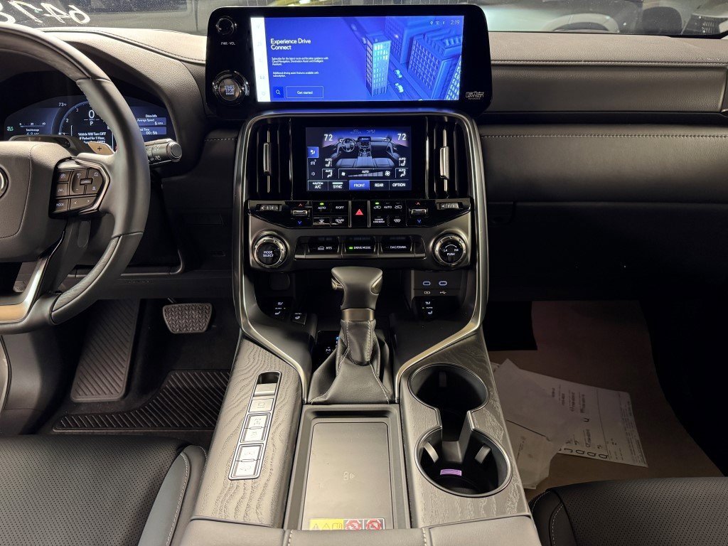 New 2025 Lexus LX 600 4WD w/ Luxury Package image 16