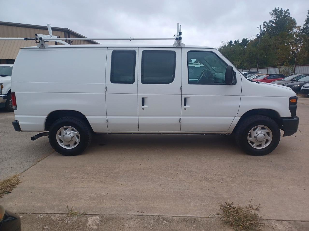 Used 2008 Ford E-250 and Econoline 250 RWD image 4