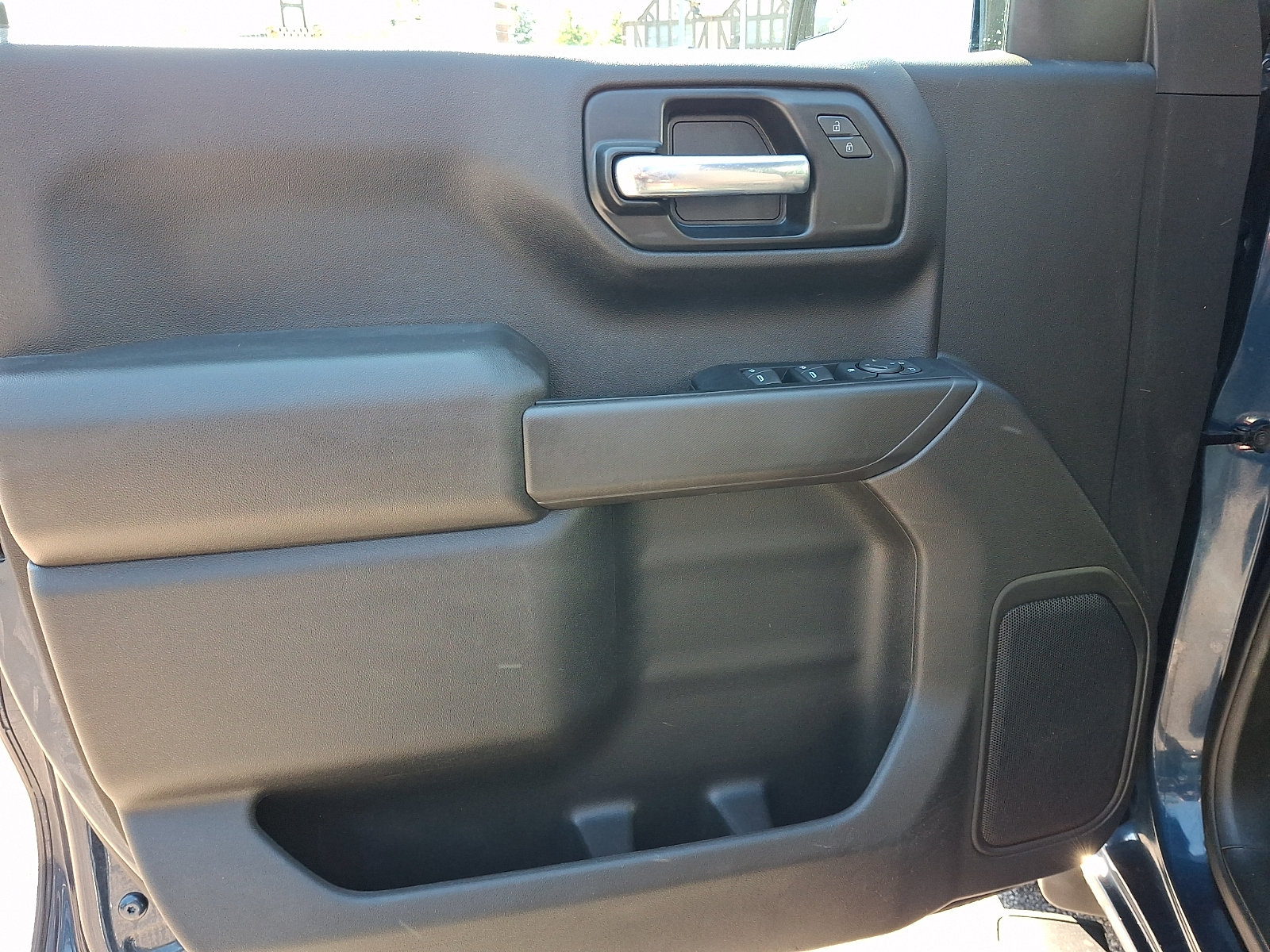Certified 2022 Chevrolet Silverado 1500 Custom w/ LPO, Dark Essentials Package AWD/4WD image 13